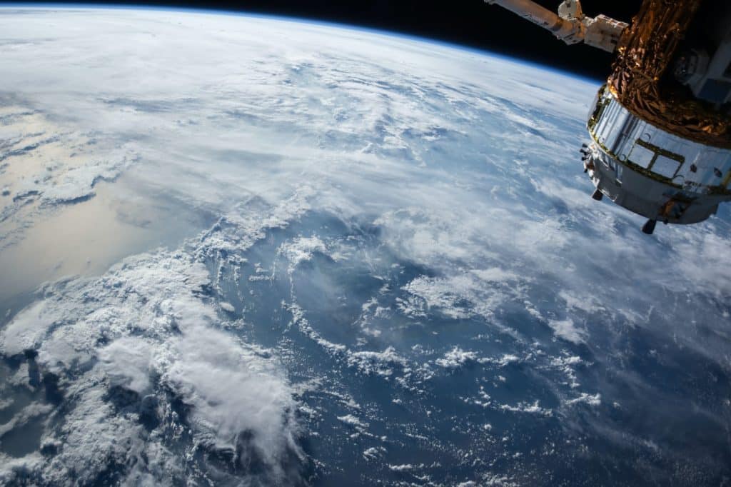 Pourquoi l&rsquo;espace devient-il le terrain de jeu des entreprises privées