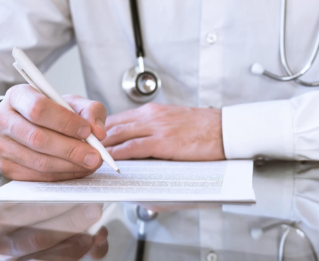 Faut-il souscrire une protection juridique quand on est médecin ?