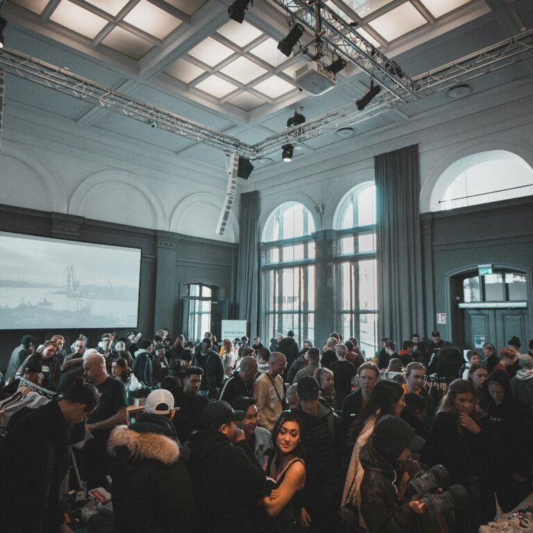 Comment attirer du monde sur son stand lors d’un salon professionnel ?